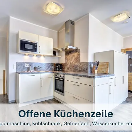 Peenemuende, Seglerhafen St Schoner 7, 13, 14 Peenemünde